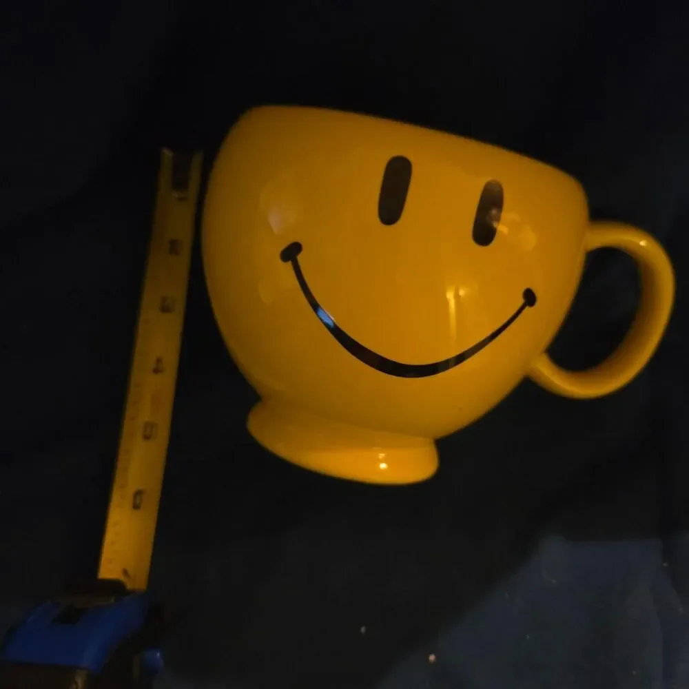 Teleflora Yellow Smiley Face Mug Large / 20 oz retro decor Y2K nostalgia